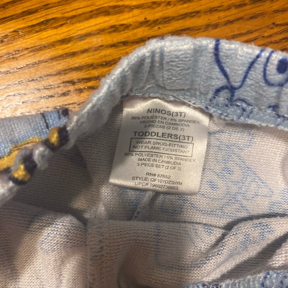 Bluey and friends pajama set snug fit size 3T unisex - Picture 5 of 7